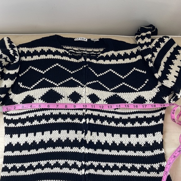 ZZ Silk Brand 70%Silk , 30%Cotton Black & Ivory Knit zip Cardigan size L - Picture 5 of 7